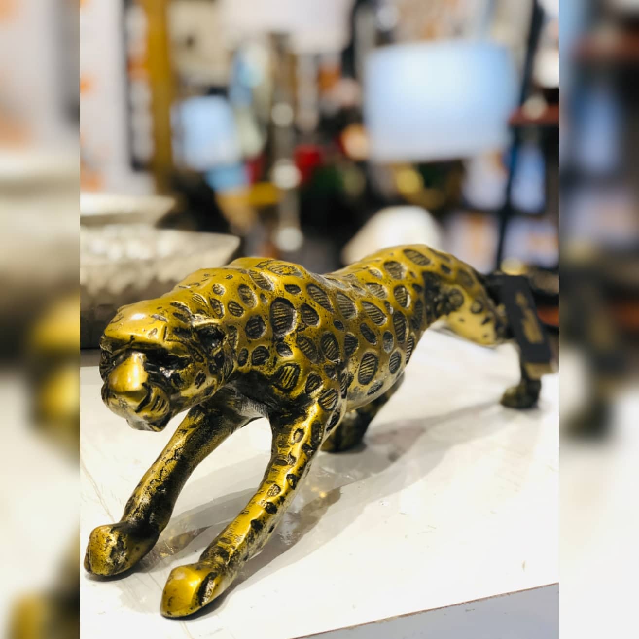 Metal Jaguar Figure | Golden Dusky Lory