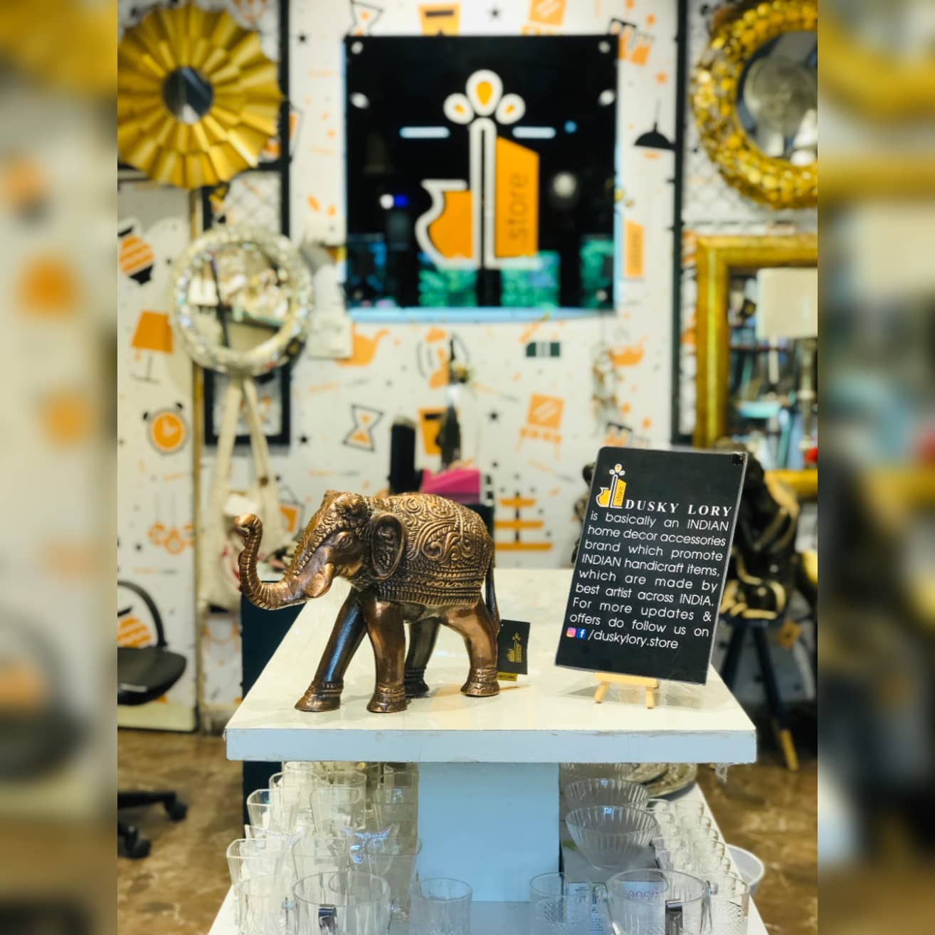 Gold Elephant Figure | Metal Dusky Lory