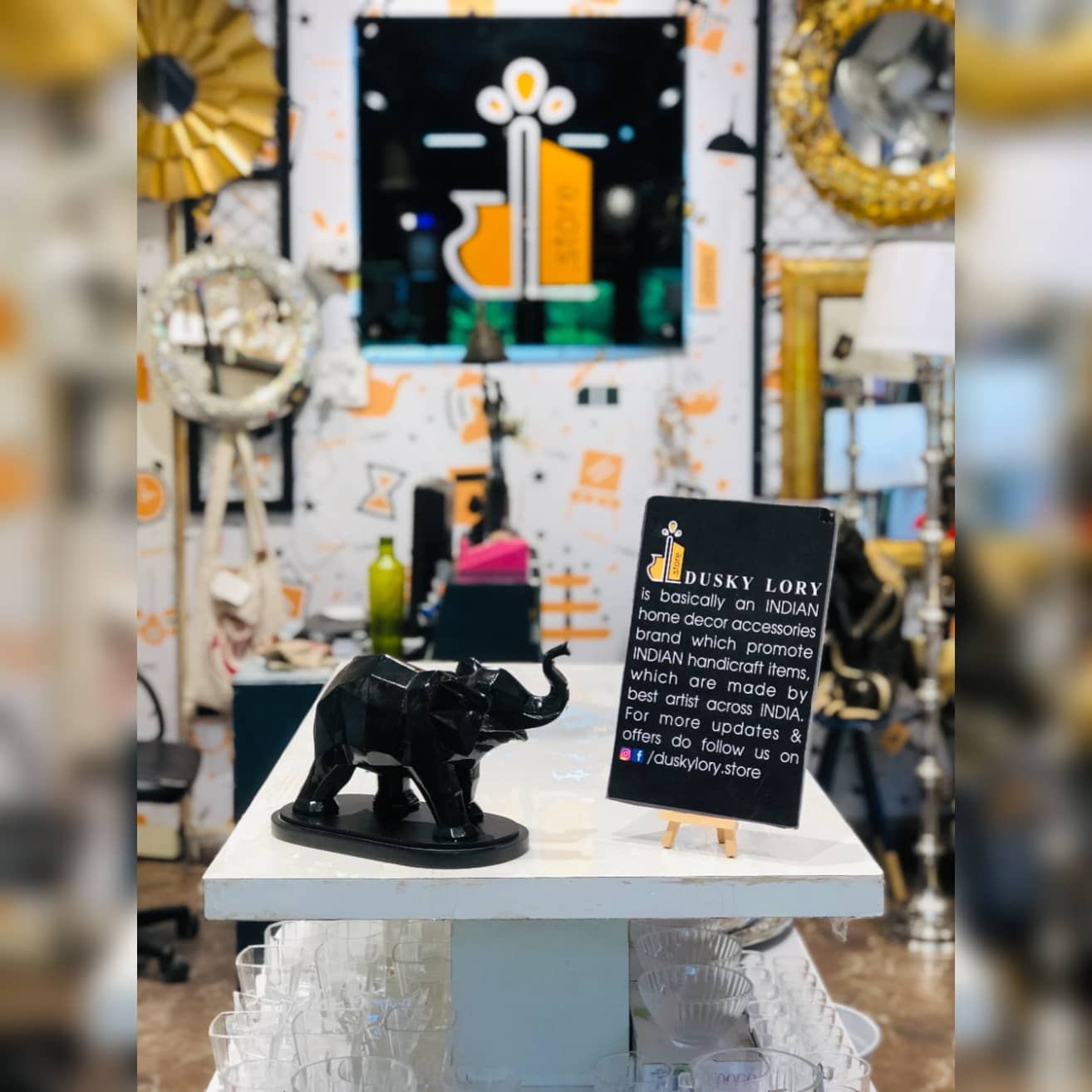 Elephant Statue | Black | Diamond Cut Dusky Lory