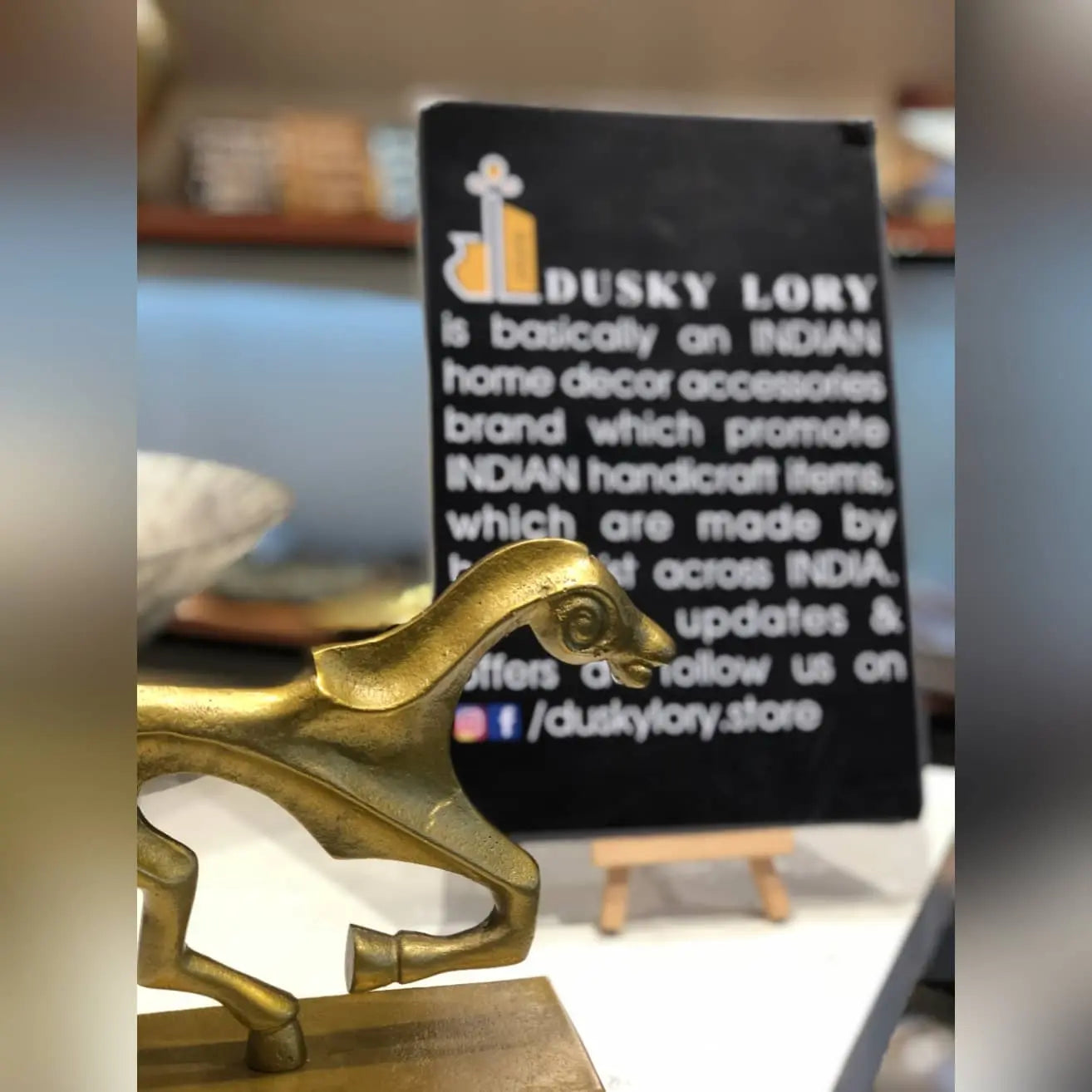 Metal Horse Figure | Statue Dusky Lory
